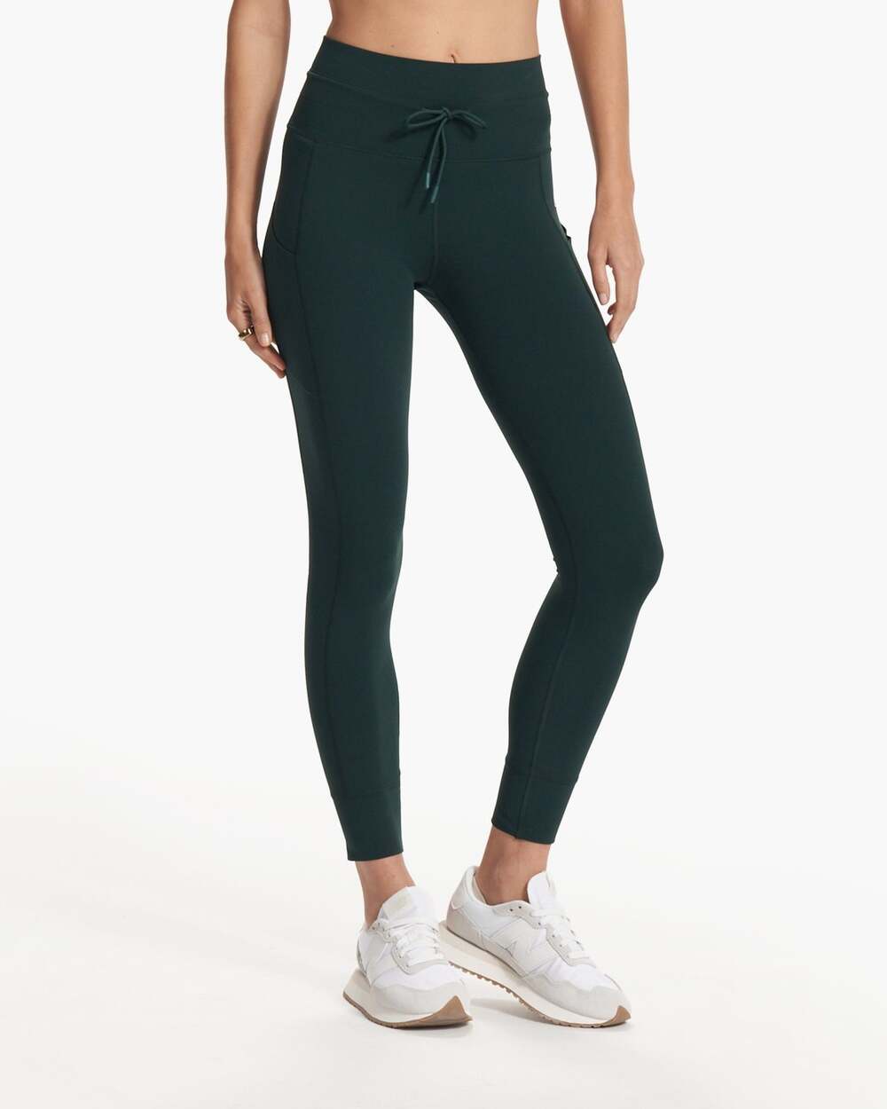 Vuori: Women's Daily Pocket Legging - grass